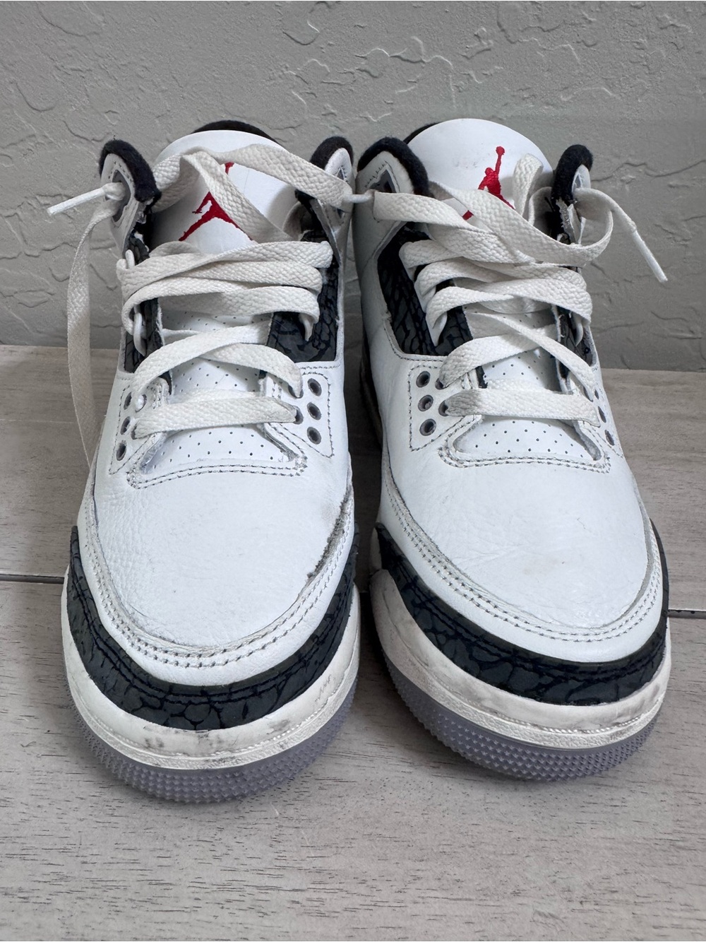 Nike Air Jordan 3 Retro Boys Youth 5.5 Cement Grey Sneakers - Picture 3 of 10